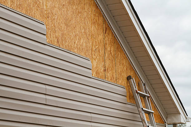 Professional Fiber Cement Siding technician working in Easley, SC